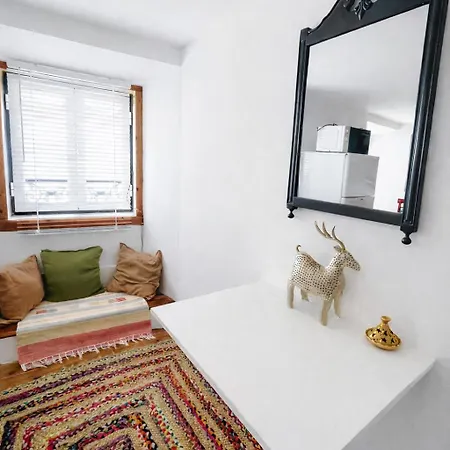 Spacious Quiet &charming ,536mbps Internet Lisbon