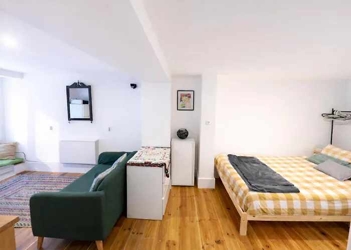 Spacious Quiet &charming ,536mbps Internet Appartement